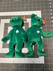 Lot of 21 Beanie Babies incl.Flip/Snip/Erin/Santa/Inch/Velvet/Kicks/Ziggy/Pounds