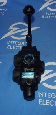 NOS Vickers G93S 003282 C430C 4 Way Directional Valve + 1 Year Warranty