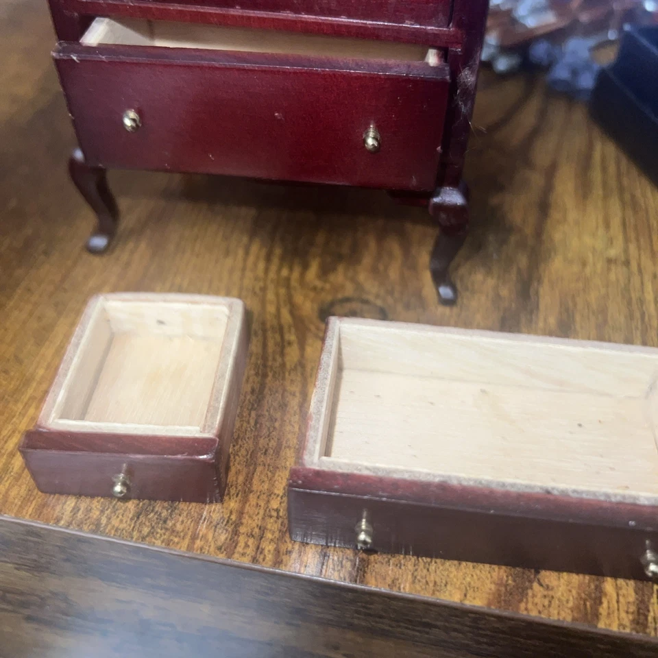 Cómoda victoriana de caoba de colección hecha a mano para casa de muñecas reina Ana Foto 4 de 4