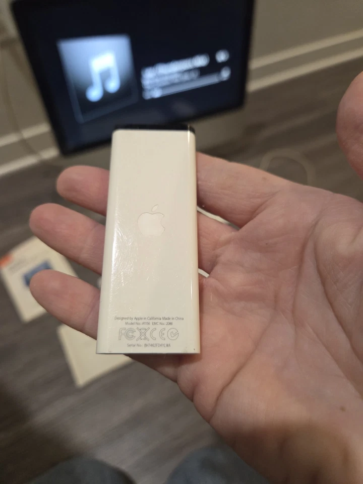 Apple iMac 20”  Desktop Computer Model #A1224 With All The Accessories  - Image 3 of 4