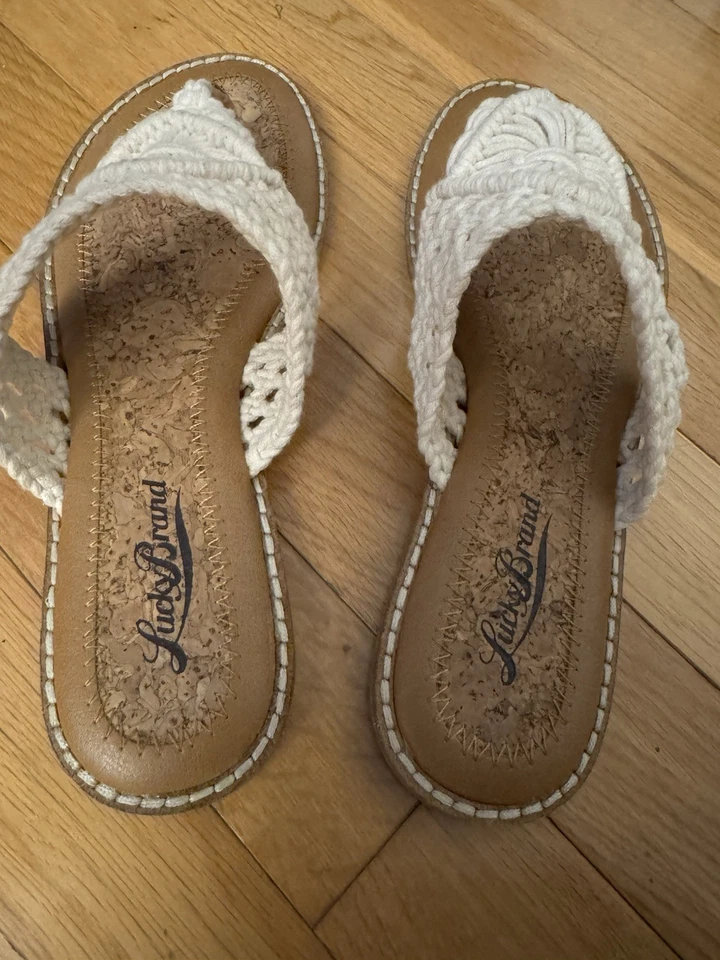 Sandalias LUCKY BRAND Barry Chanclas Tanga Crochet Macramé Beige Talla 6.5M Foto 3 de 4