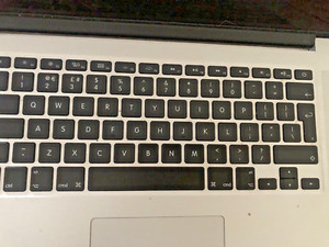 Apple MacBook Pro 15,4 Zoll TOP GEHÄUSE - Silber - DEFEKTE TASTATUR