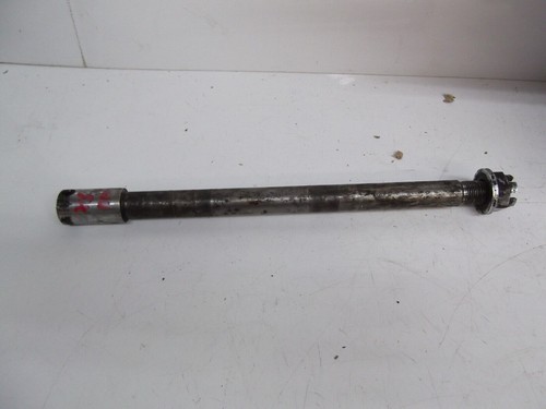 YAMAHA XS1100 REAR WHEEL SPINDLE - Picture 4 of 4