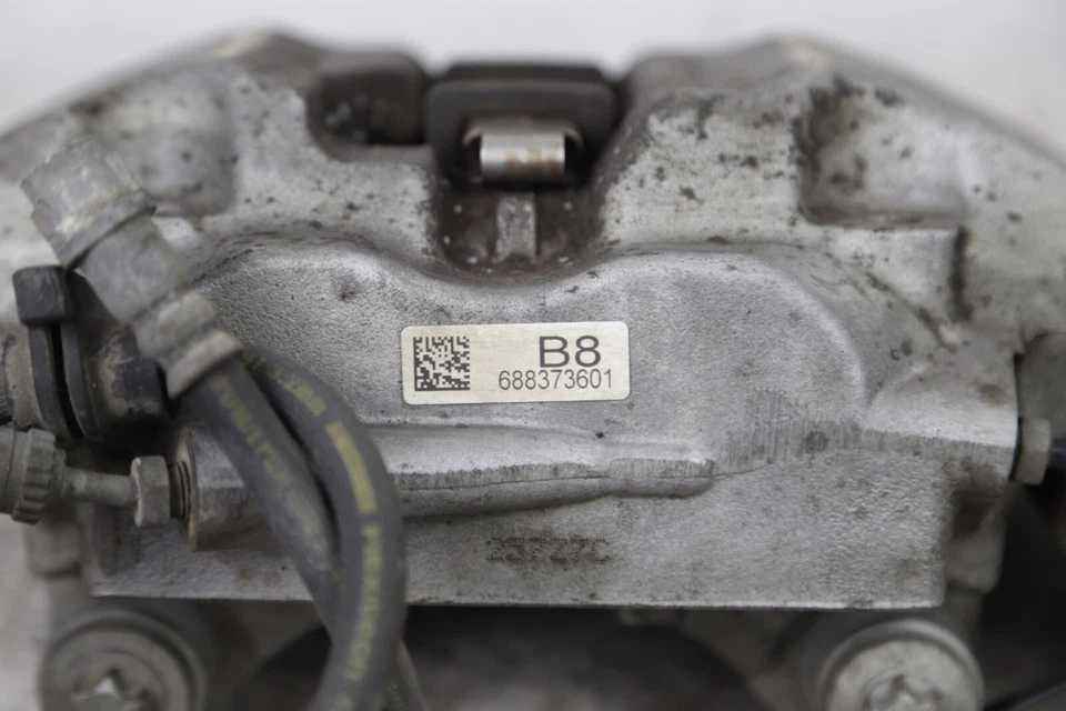 Pinzas de freno delanteras izquierda y derecha OEM BMW 530i 540i G30 2017-2022 Foto 4 de 4