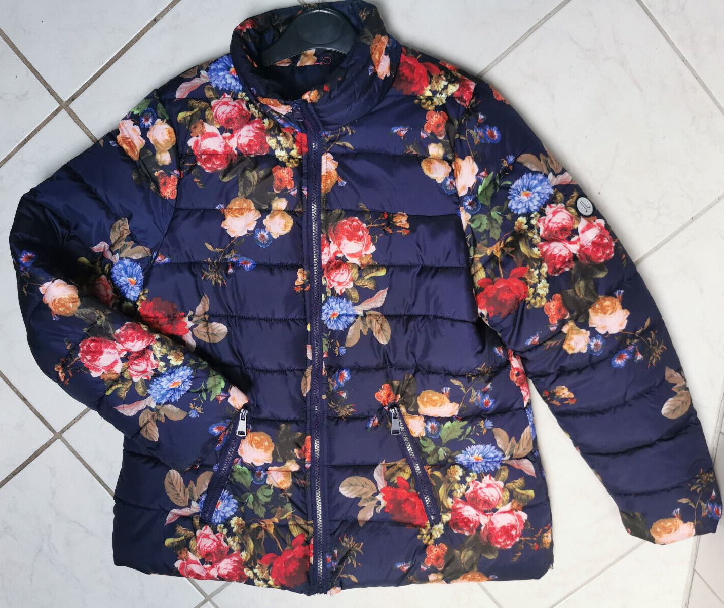 NEU* weiche warme bequeme Jacke 44 Steppjacke blau gemustert Rosen