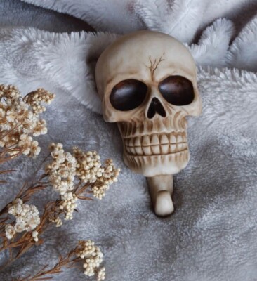 Skull Key Holder Hook Wall Mount Statue Fairy Sculpture Figurine