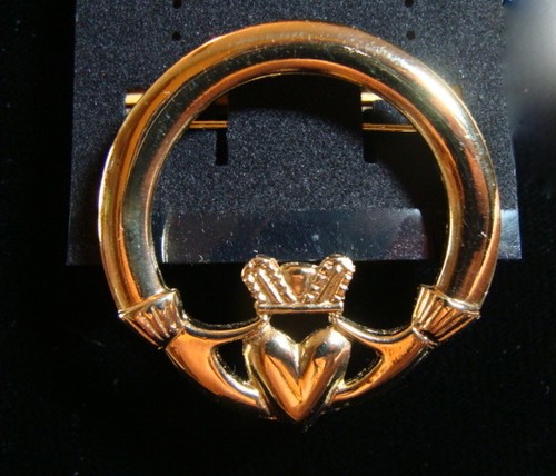 DE COLECCIÓN ~ DÍA DE ST PATTYS ~ Sol D' o Claddagh ~ Tono Dorado ~ Broche de Amistad Estampado 124Kida - Imagen 3 de 9