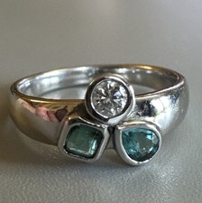 18ct White Gold 750 Diamond, Blue Topaz & Emerald Ring Fully Hallmarked Size L