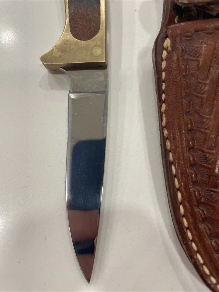 Vintage Browning Fixed Blade Knife S219 Stamped On The Back of The Sheath. Nice - Image 2 of 4