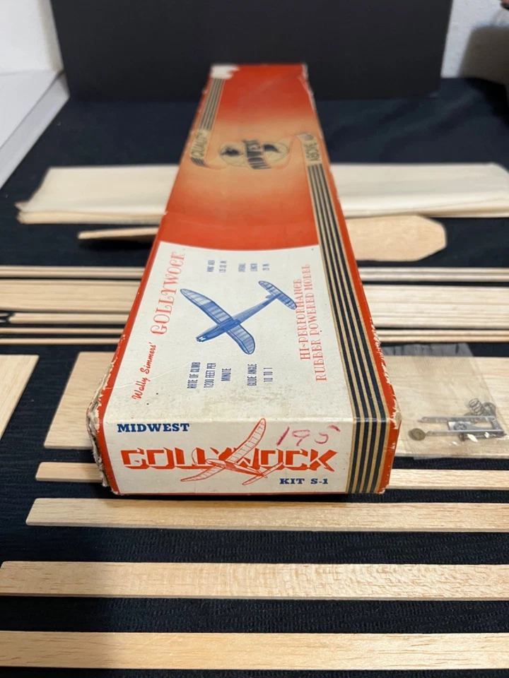 RARE VINTAGE 1940’s Midwest GOLLYWOCK Model S-1 kit in original box. No Plans - Image 2 of 4