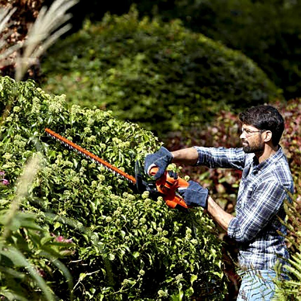 Taille-haies filaire Black & Decker 45cm avec double poignée de sécurité