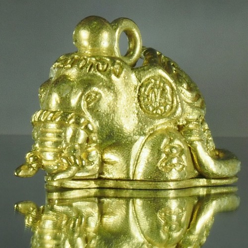 Thai Amulet Magic Elephant Chang KraDeeThong LP Aod Brass BE2560 Good Protection - Picture 2 of 11