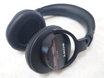 SONY　MDR-M1ST MDR-M1ST SONY Studio Monitor Headphone Black Hi-Res closed over