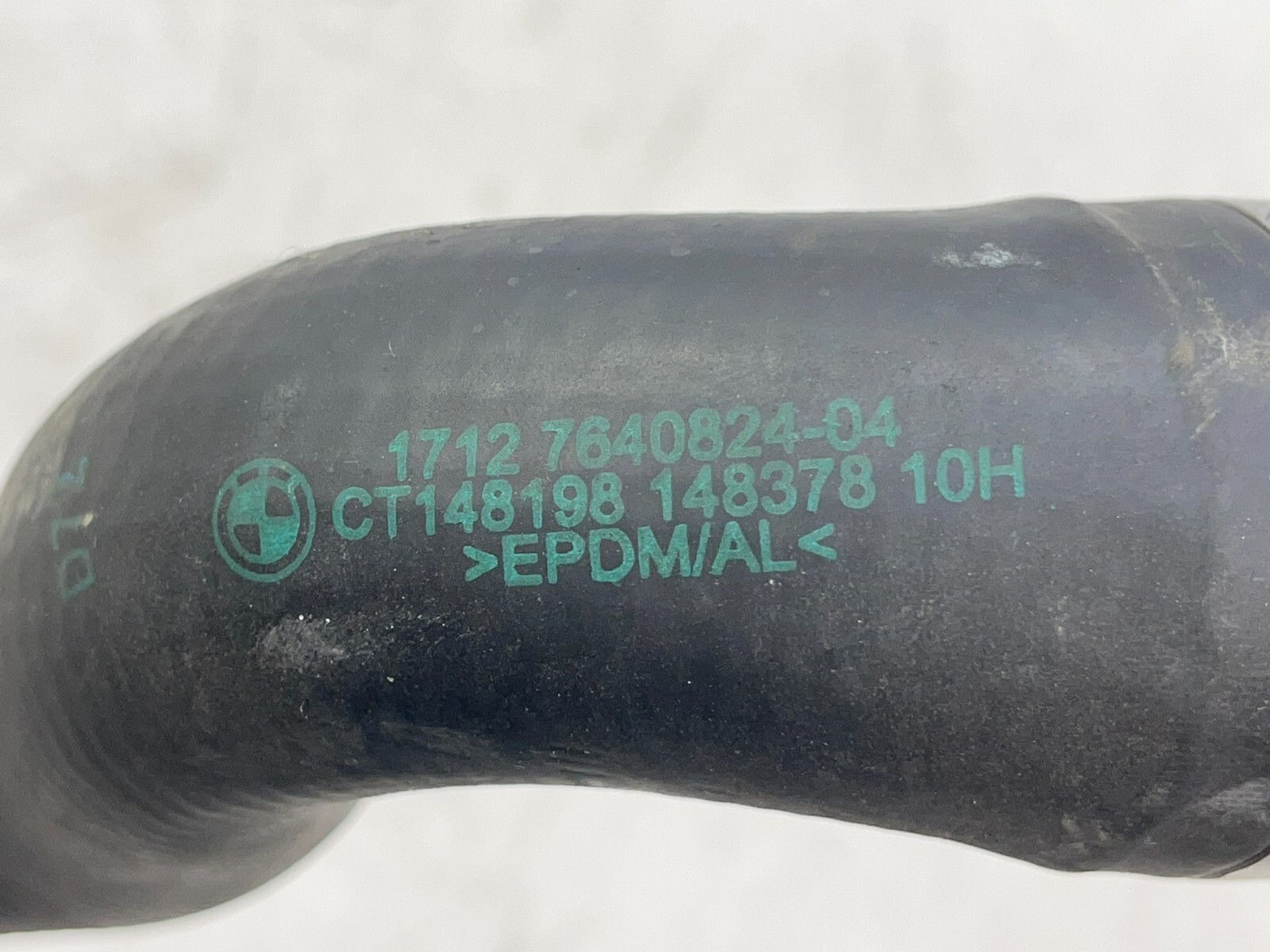 2014-2020 BMW I8 OEM COOLANT HOSE LINE PIPE 7640824
