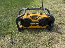 DEWALT DC011 Work Site Radio/Charger with AM/FM, Tested Works Great