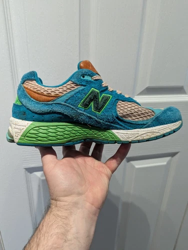 Seltene Salehe Bembury x New Balance 2002R Water Be The Guide UK 10 Herren Sneaker 