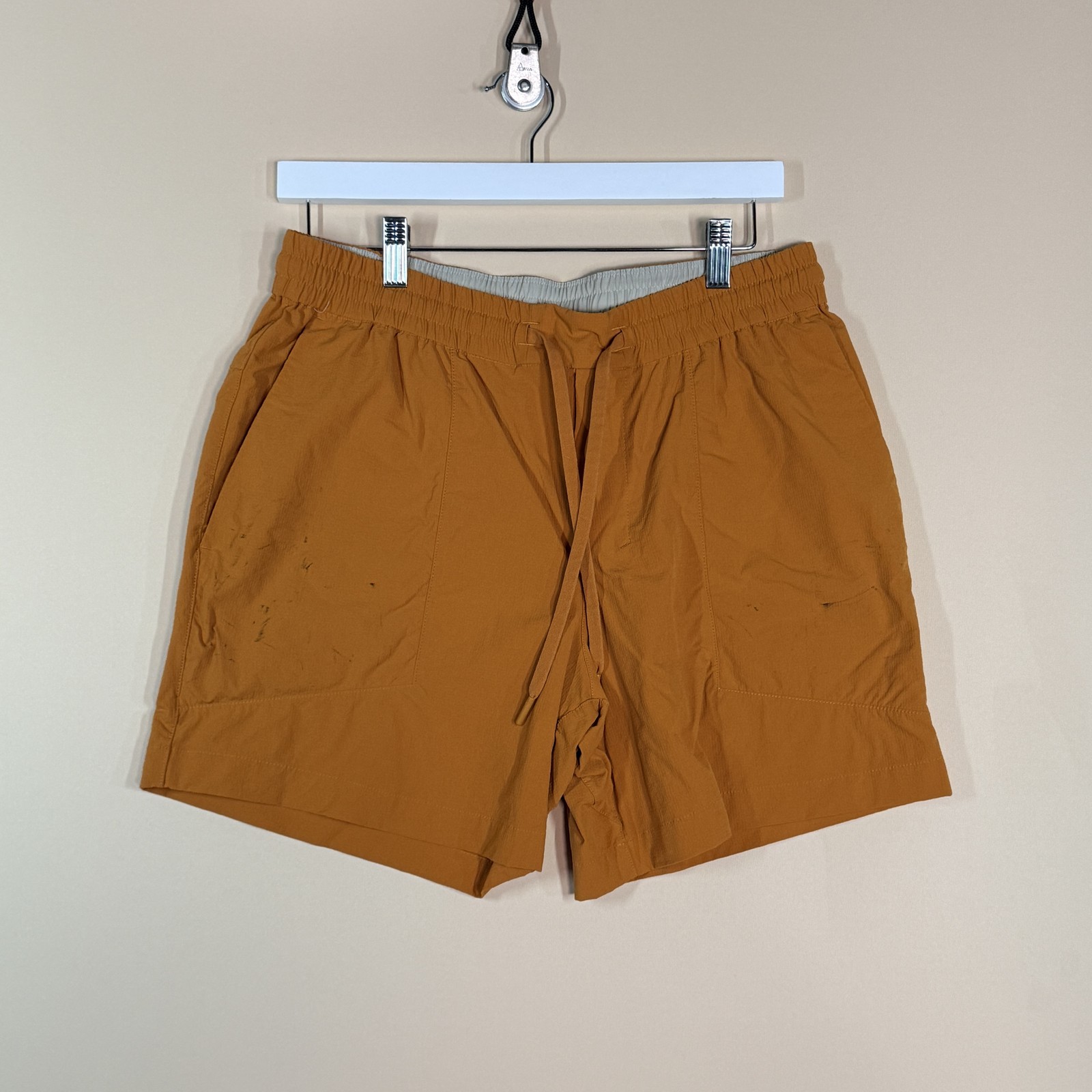 Lululemon Performance Stretch Athletic Shorts Gol… - image 1