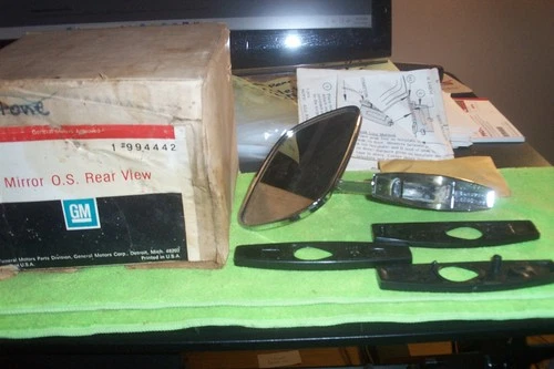 NOS CHEVROLET,CHEVELLE,CAMARO,NOVA 1973-75 OUTSIDE REAR VIEW MIRROR 994442
