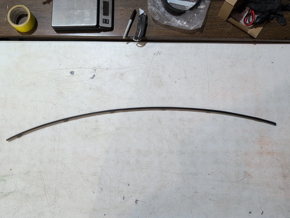 Flexline FW-801BT NEGRO PARABRISAS SUPERIOR MOLDEADO PARA 95-99 NISSAN SENTRA, 200SX Foto 3 de 4