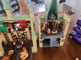 LEGO Harry Potter: Hogwarts Castle 4842 + Knights BUS 4866 Minifigures