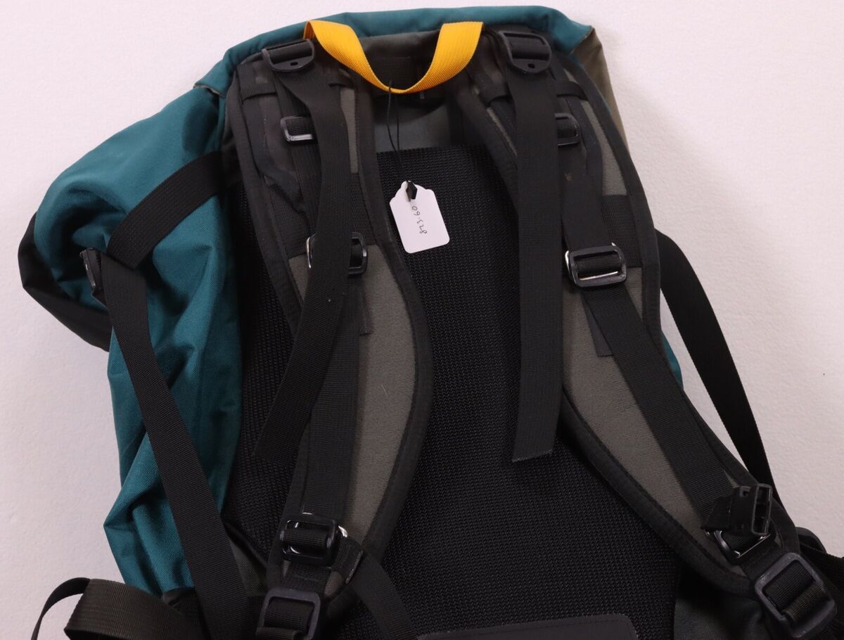 DANA DESIGNS Shadow Peak 2400 Cu. In. Hiking Technical DANA DESIGNS Shadow Peak 2400 Cu. In. Hiking Technical