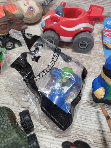 Toy Lot. Miscellaneous toys. 20 + pcs. Sold as played with condition. - Picture 18 of 24