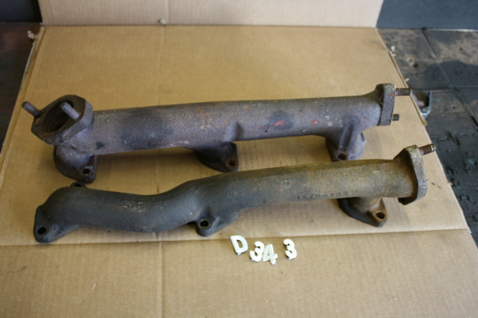 D343 1 Pair PreOwned 19491953 Ford V8 8BA Exhaust Manifolds eBay