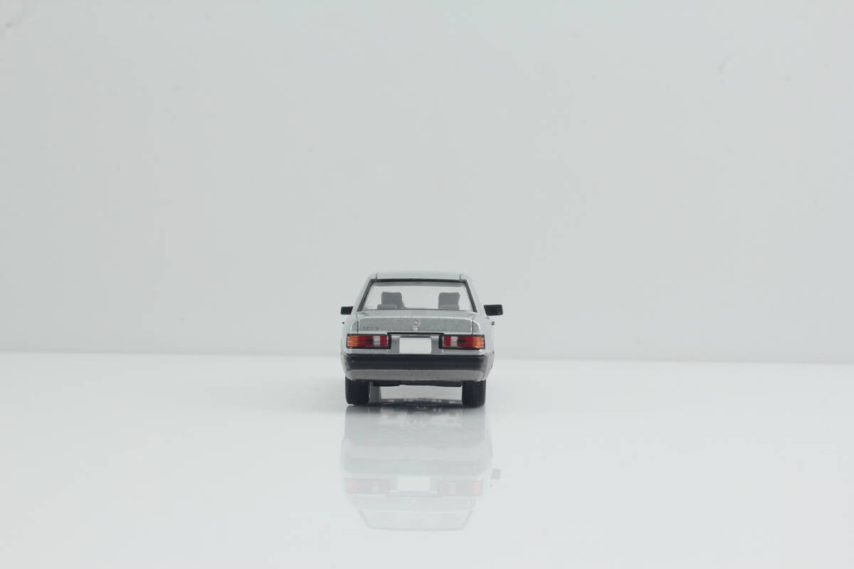 TOMYTEC TOMICA LIMITED VINTAGE NEO LV-N77 Mercedes Benz 190E TOMYTEC TOMICA LIMITED VINTAGE NEO LV-N77 Mercedes Benz 190E