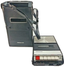 Vintage Soundesign Cassette Recorder 7621 With Black Hard Case Powers-On Plays