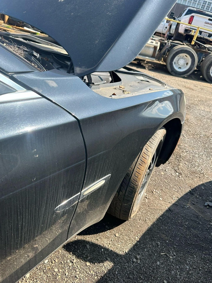 11 12 13 14 15 宝马 ACTIVEHYBRID 7 挡泥板右侧 — 第 3/3 张图片