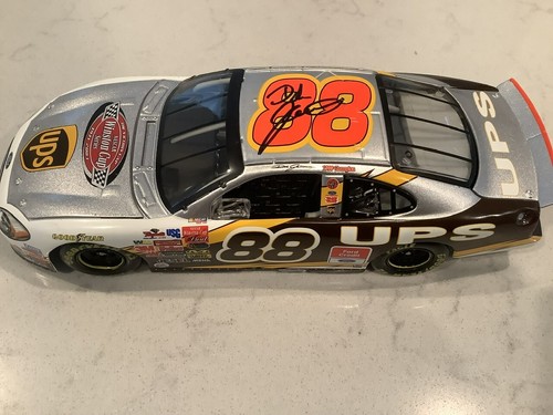DALE JARRETT AUTOGRAPHED 2003 FORD VICTORY LAP 1999 CHAMPIONSHIP DIECAST & CARD - Picture 10 of 18