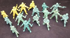 Vintage Rare Lot of 16 Army Men 1960s