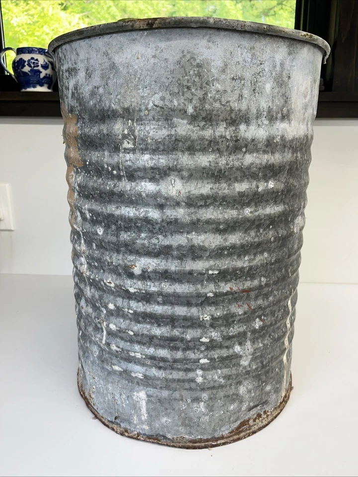 Maceta acanalada galvanizada vintage de 18,5" x 14" Foto 3 de 4