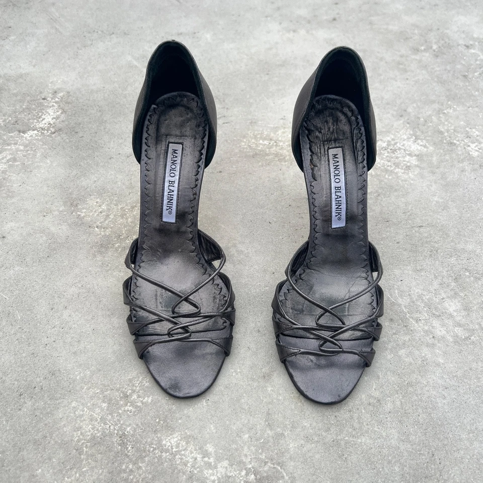 Manolo Blahnik | Auténticos tacones D'Orsay vintage de cuero gris con tiras (37,5) Foto 2 de 4