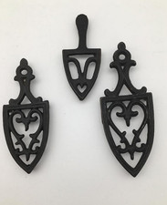 SET OF THREE VINTAGE MINIATURE METAL TRIVETS