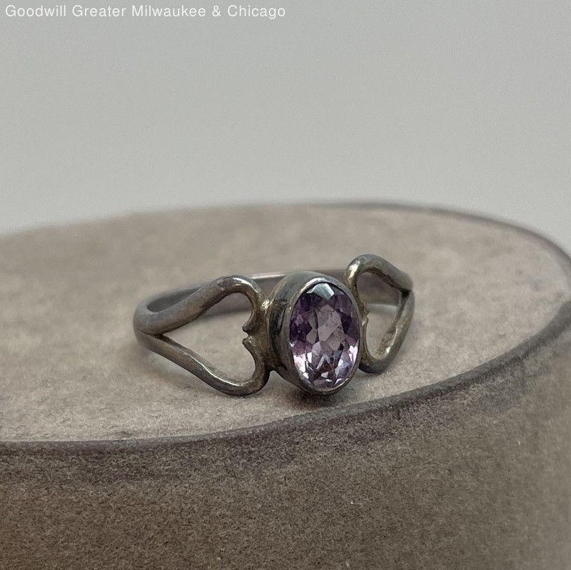 925 Sterling Silver Oval Amethyst Ring 1.7g