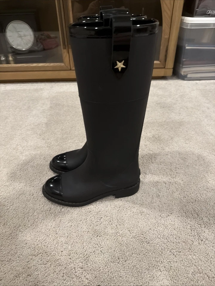 Bota de lluvia Jimmy Choo para mujer alta de goma negra talla 37 Foto 4 de 4
