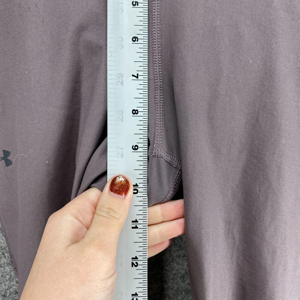 Leggings femininas Under Armour M cinza médio ajustado cintura média puxar Capri casual - Imagem 4 de 4