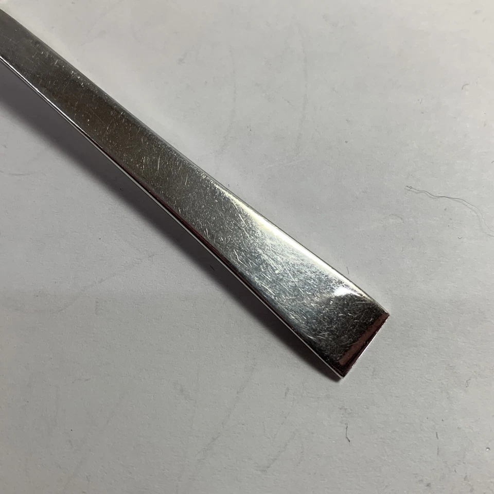 Столовые приборы International Sterling, континентальные, лимонная вилка, 4 5/8 дюйма, без моно - Изображение 2 из 4