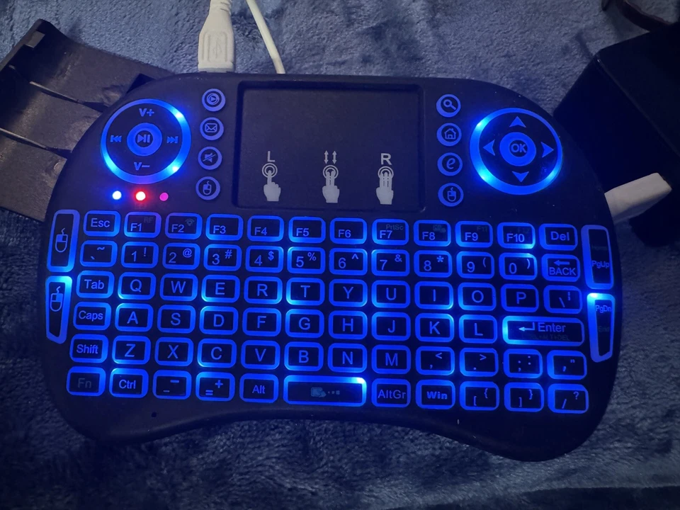 Backlit Mini Wireless Touch Keyboard, Touchpad Mouse No USB receiver BUT WORKS - Image 3 of 4