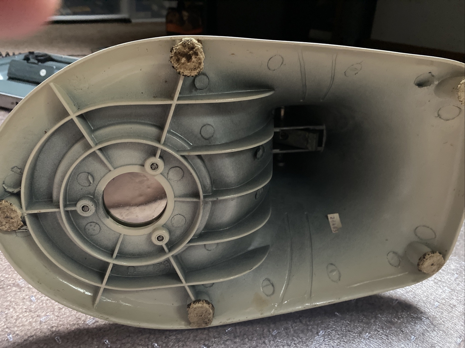 KitchenAid Classic Series 4.5 Quart TiltHead Stand Mixer Cream Model