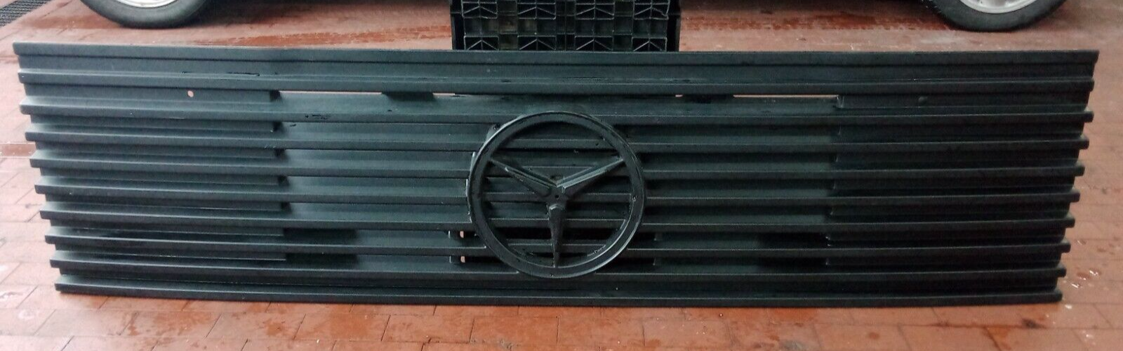 Mercedes Benz SK Grill Kühlergrill Gitter Verkleidung Vorne  