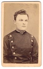 Fotografie C. Sch&auml;tzig, Berlin, junger preu&szlig;ischer Eisenbahner in Dienstuniform