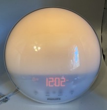 Philips HF3531 Wake Up Light Alarm Clock Radio Colored Sunrise Sunset Simulation
