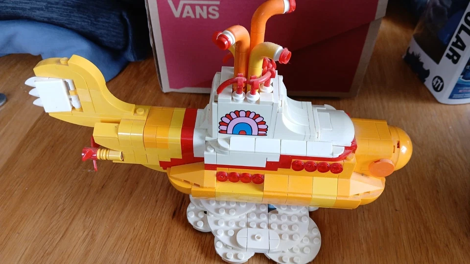 LEGO Ideas 21306 The Beatles Yellow Submarine, photo 1 of 5