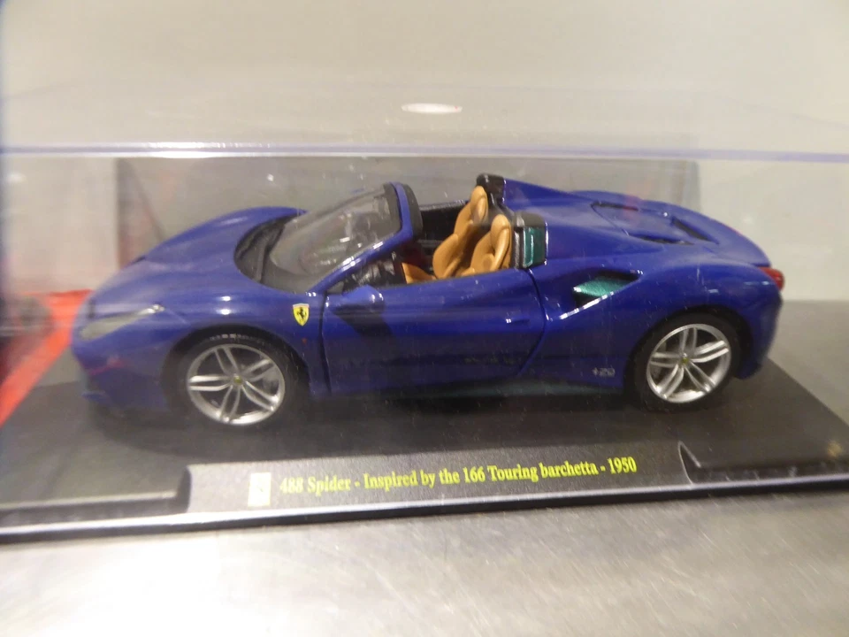 Lot de 3 Voitures Miniatures 1/24 Ferrari Skoda Diecast car ILE84 - Photo 2/4