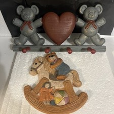 Vintage Childs Baby Nursery Room Wall Hanger Rack Hook Teddy Bears Heart Plastic