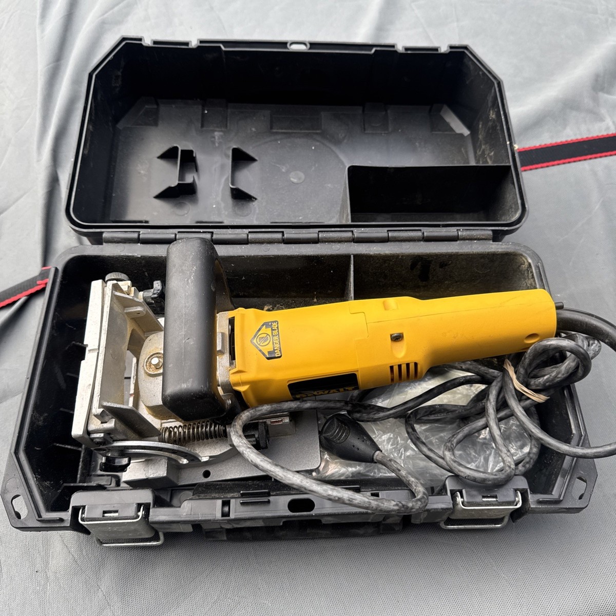 DEWALT DW682 Corded Biscuit Plate Joiner 120V in Case