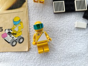 Lego SPACE FUTURON 6932 Stardefender 200 Space Astronaut Spaceship