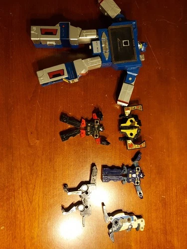 1984 Vintage Transformers Soundwave G1 Complete With Instructions And Cassettes